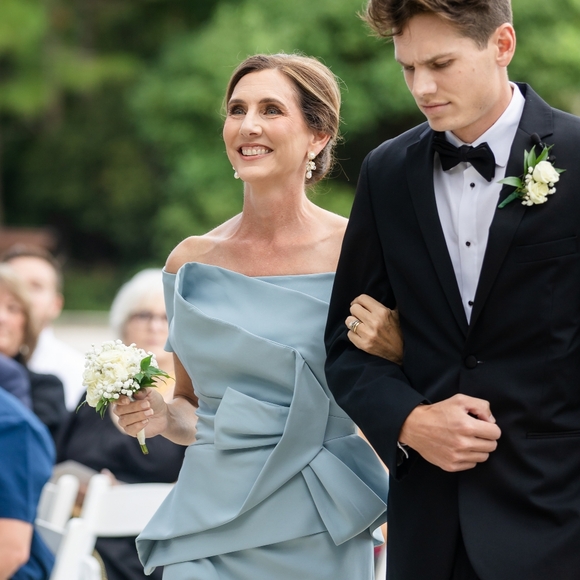 Meet your Posher, Jennifer - Picture 1 of 1